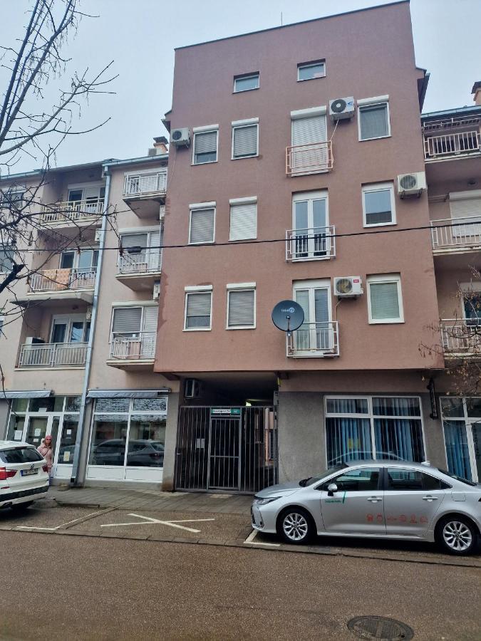 Quiet Center Sremska Mitrovica Exterior foto